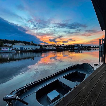 Houseboat Benjamin - Houseboats Benjamin & Franklin 호텔 프라하 외부 사진