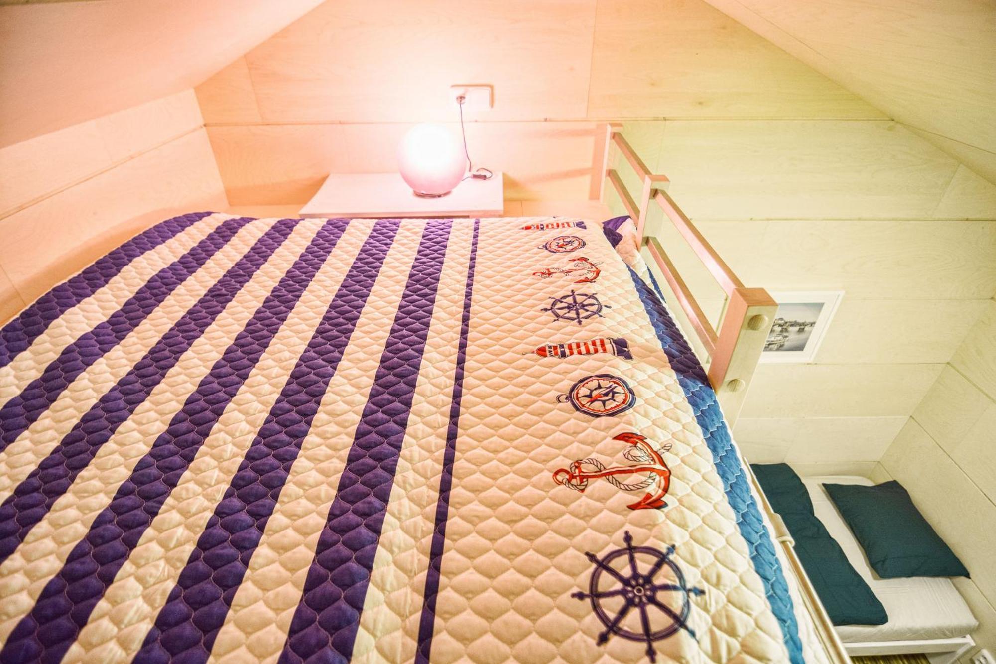 Houseboat Benjamin - Houseboats Benjamin & Franklin 호텔 프라하 외부 사진